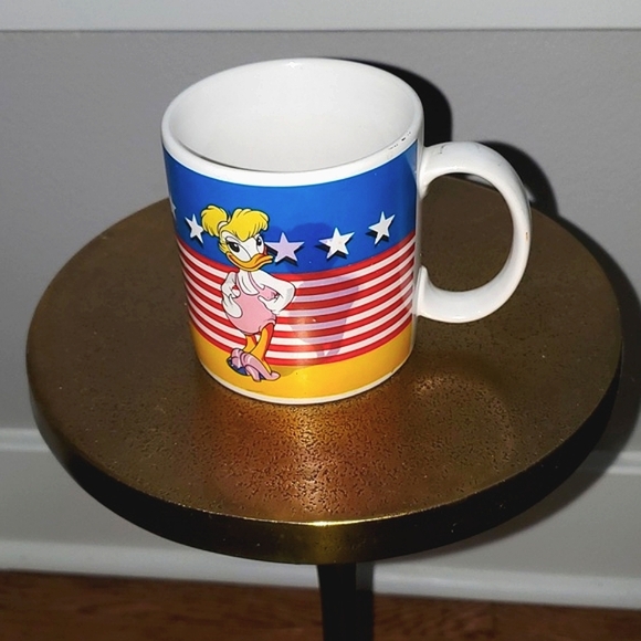 VTG Disney Mug featuring Donald and Daisy Duck - Picture 2 of 8